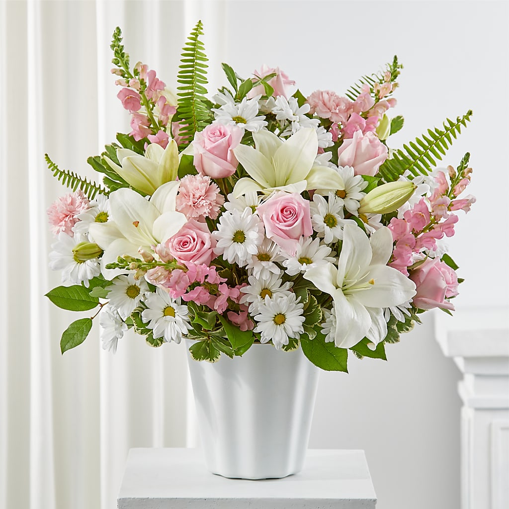 Soft Touch Tabletop Basket – The Flower Shop For All Occasions, California MO