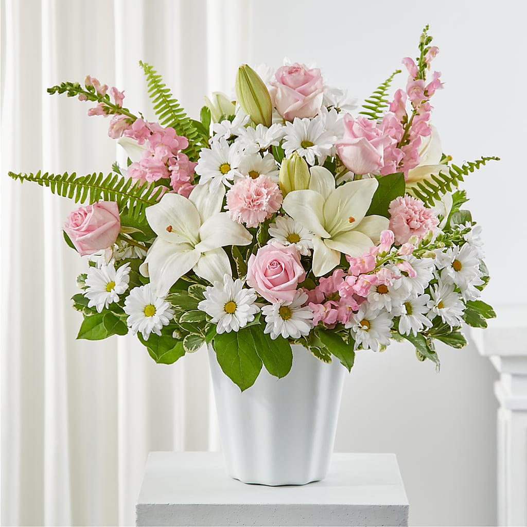 Soft Touch Tabletop Basket – The Flower Shop For All Occasions, California MO