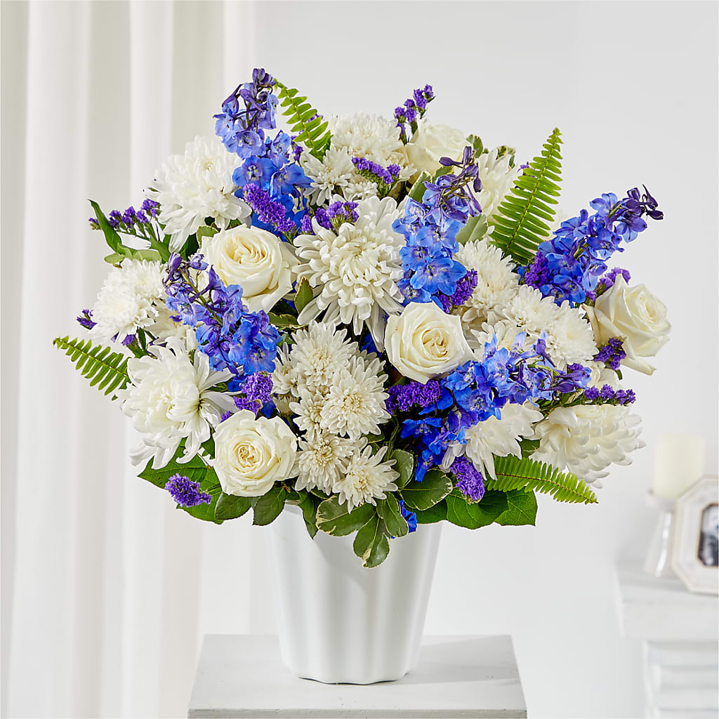 Hold Dear Tabletop Basket – The Flower Shop For All Occasions, California MO