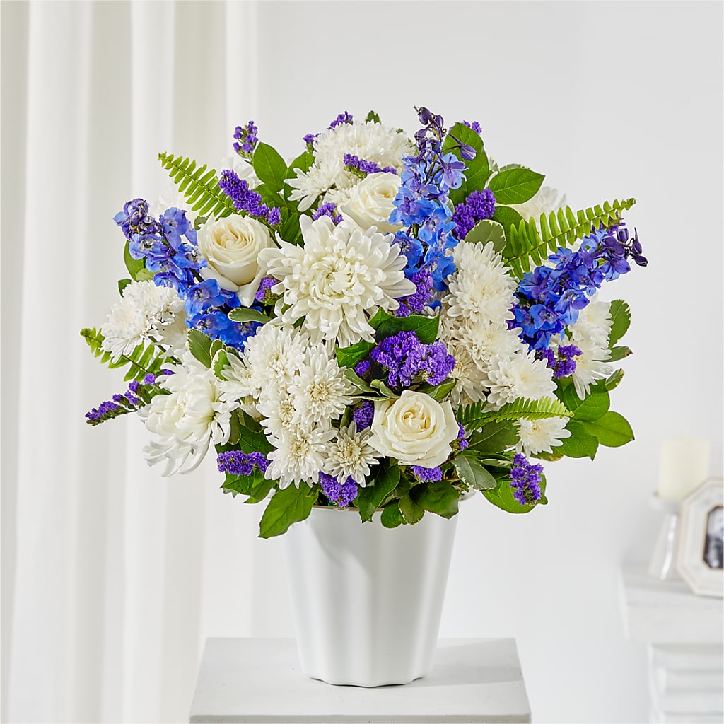 Hold Dear Tabletop Basket – The Flower Shop For All Occasions, California MO