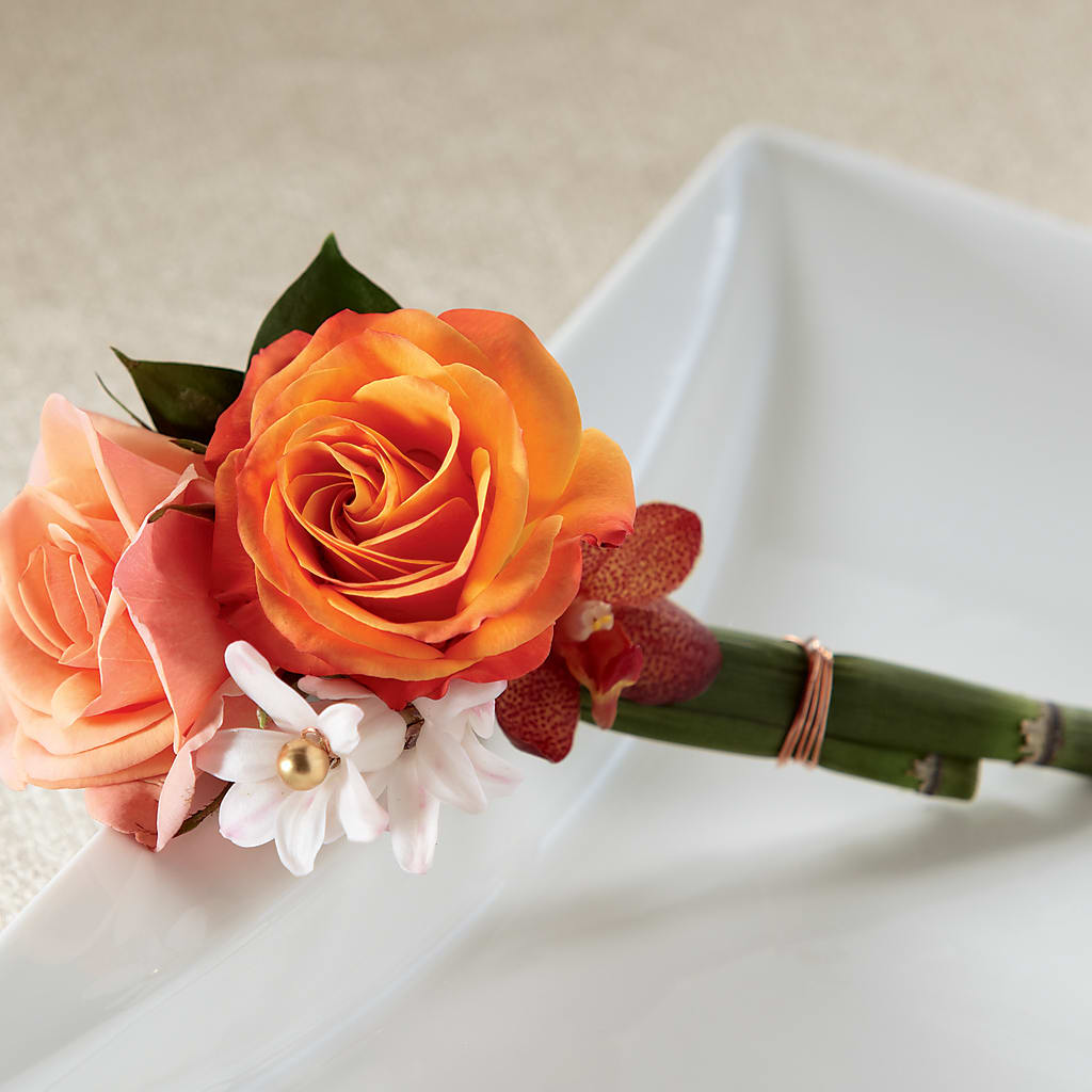 Sunset Dream Boutonniere – The Flower Shop For All Occasions, California MO