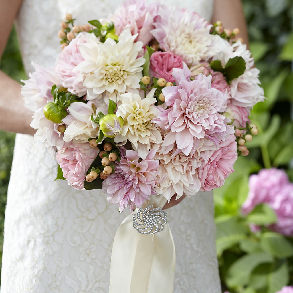 Heart's Promise Bouquet – The Flower Shop For All Occasions, California MO