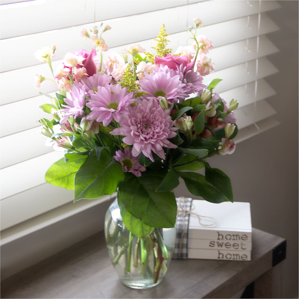 Pastel Tradition - A Florist Original –  The Flower Shop For All Occasions, California MO
