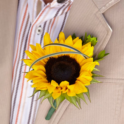 Free Spirit Boutonniere –  The Flower Shop For All Occasions, California MO